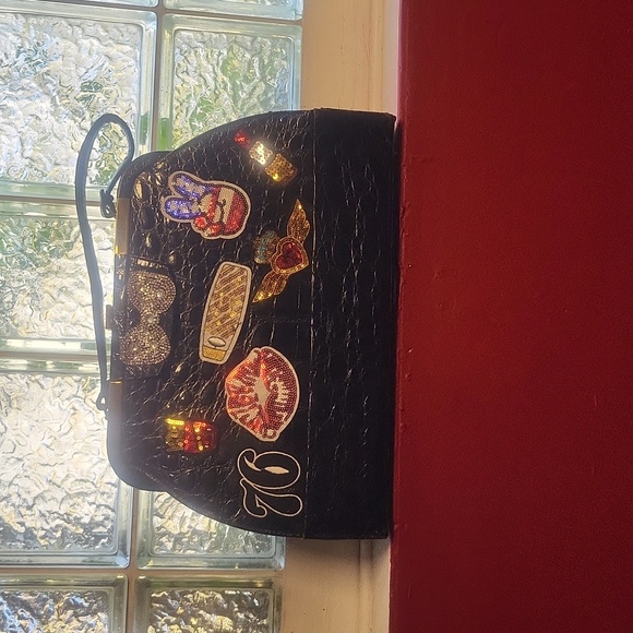 Purse - Picture 1 of 7